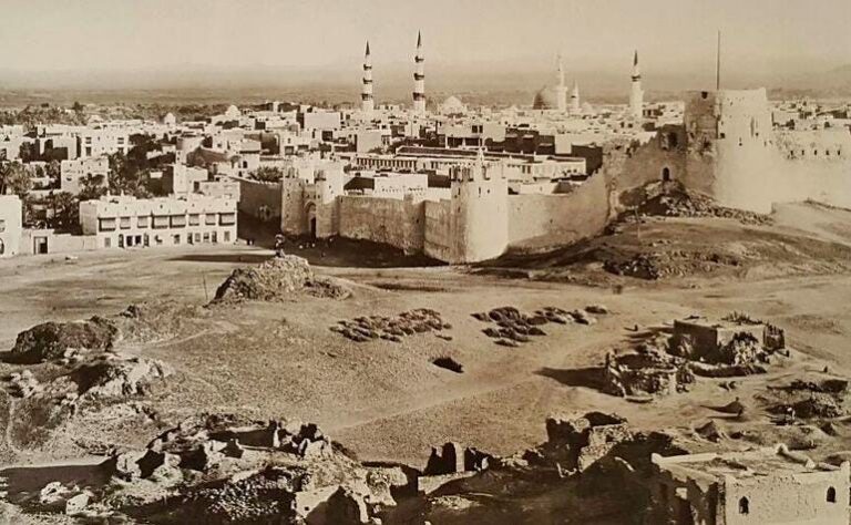 Islam in Madeenah:The Early Days
